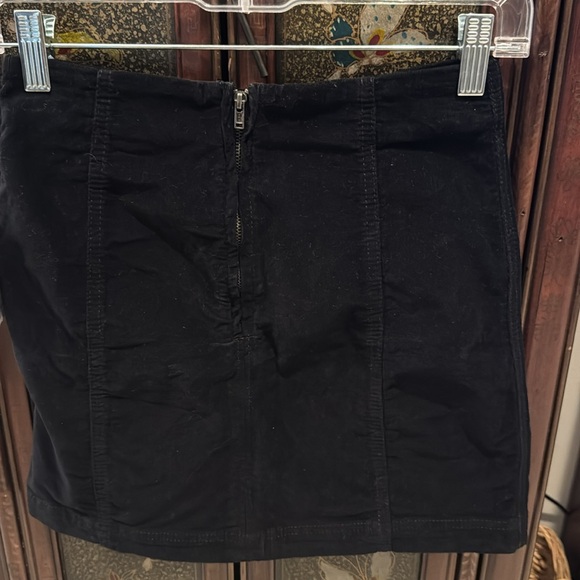 Free People Black Mini velvet Pencil Skirt
NWT - Picture 3 of 5